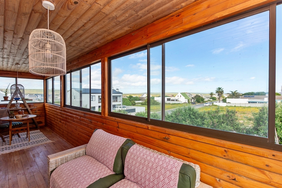 4 Bedroom Property for Sale in Britannia Bay Western Cape